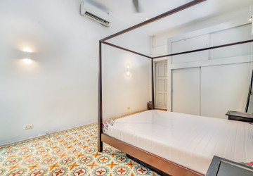 Renovated 3 Bedroom Apartment For Rent - Phsar Kandal 1, Phnom Penh thumbnail
