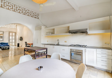 Renovated 3 Bedroom Apartment For Rent - Phsar Kandal 1, Phnom Penh thumbnail