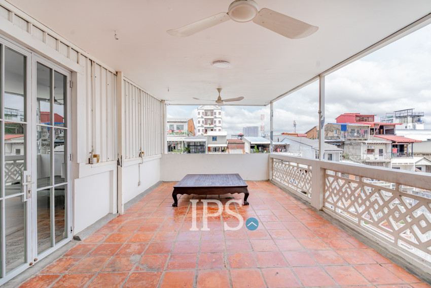 Renovated 3 Bedroom Apartment For Rent - Phsar Kandal 1, Phnom Penh