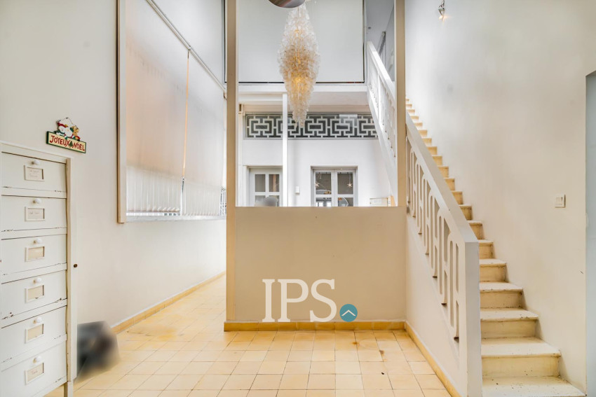 Renovated 3 Bedroom Apartment For Rent - Phsar Kandal 1, Phnom Penh