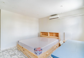 Renovated 3 Bedroom Apartment For Rent - Phsar Kandal 1, Phnom Penh thumbnail