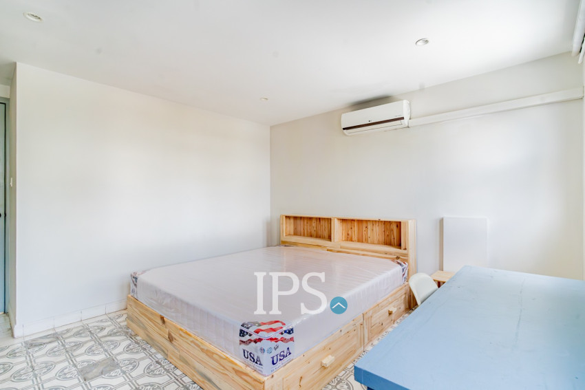 Renovated 3 Bedroom Apartment For Rent - Phsar Kandal 1, Phnom Penh
