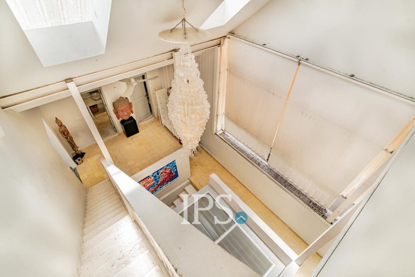 Renovated 3 Bedroom Apartment For Rent - Phsar Kandal 1, Phnom Penh