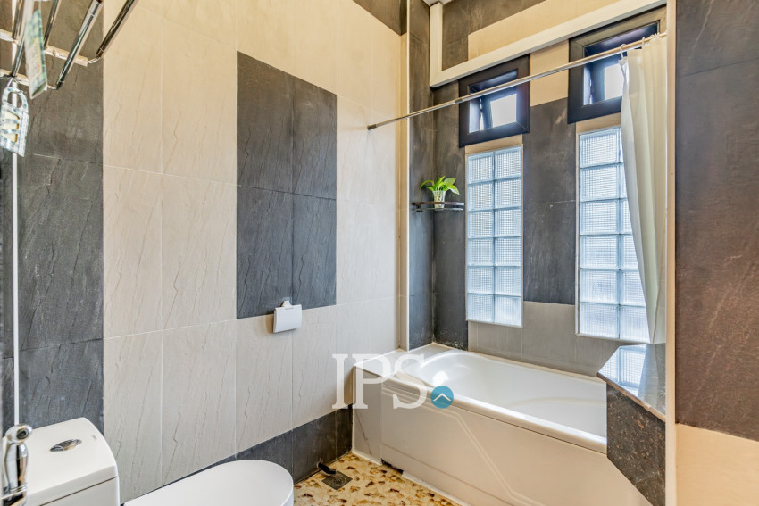 2 Bedroom Serviced Apartment For Rent - Chakto Mukh, Phnom Penh