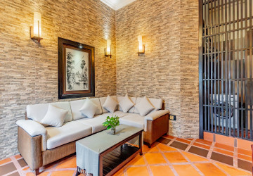 2 Bedroom Serviced Apartment For Rent - Chakto Mukh, Phnom Penh thumbnail