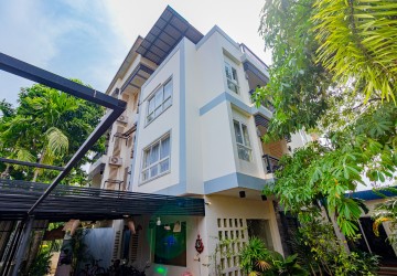 2 Bedrooms Apartment For Rent - Svay Dangkum, Siem Reap thumbnail