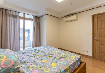 1 Bedroom Condo For Rent, De Castle Royal, BKK1, Phnom Penh thumbnail