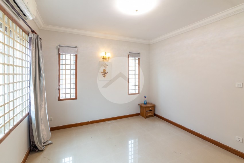 4 Bedroom Villa For Rent -Tonle Bassac, Phnom Penh