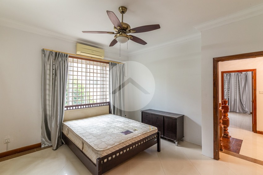 4 Bedrooms Villa For Rent -Tonle Bassac, Phnom Penh