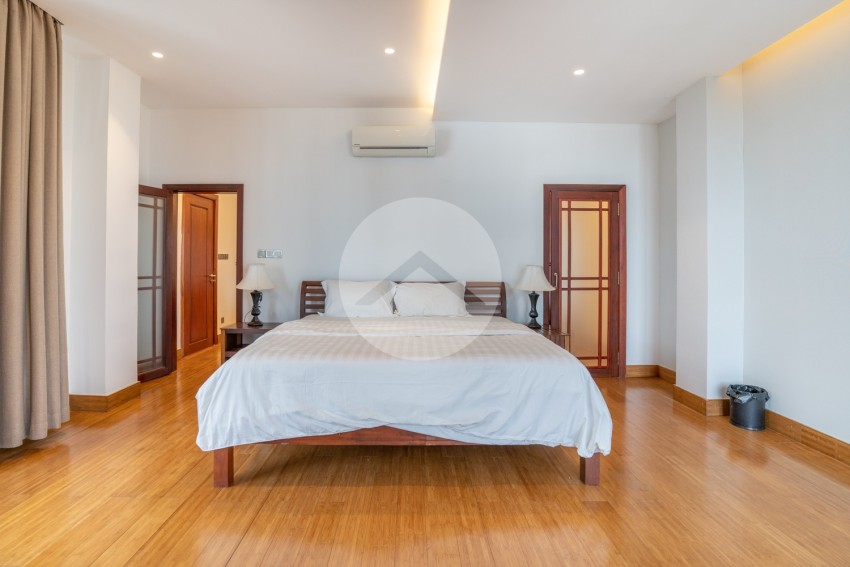 3 Bedroom Penthouse  For Rent - BKK1, Phnom Penh