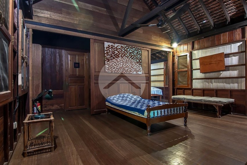 3 Bedroom Wooden Villa For Rent -  Preaek Lieb, Phnom Penh