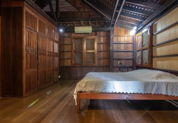 3 Bedroom Wooden Villa For Rent -  Preaek Lieb, Phnom Penh thumbnail