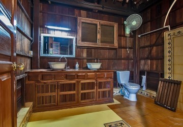 3 Bedroom Wooden Villa For Rent -  Preaek Lieb, Phnom Penh thumbnail