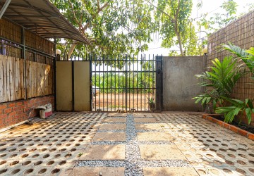 2 Bedroom Flat For Rent - Sala Kamreuk, Siem Reap thumbnail