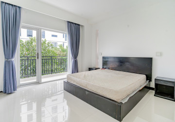 1 Bedroom Serviced Apartment For Rent - Tonle Bassac, Phnom Penh thumbnail