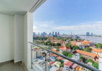 3 Bedroom Serviced Apartment For Rent - Chakto Mukh, Phnom Penh thumbnail