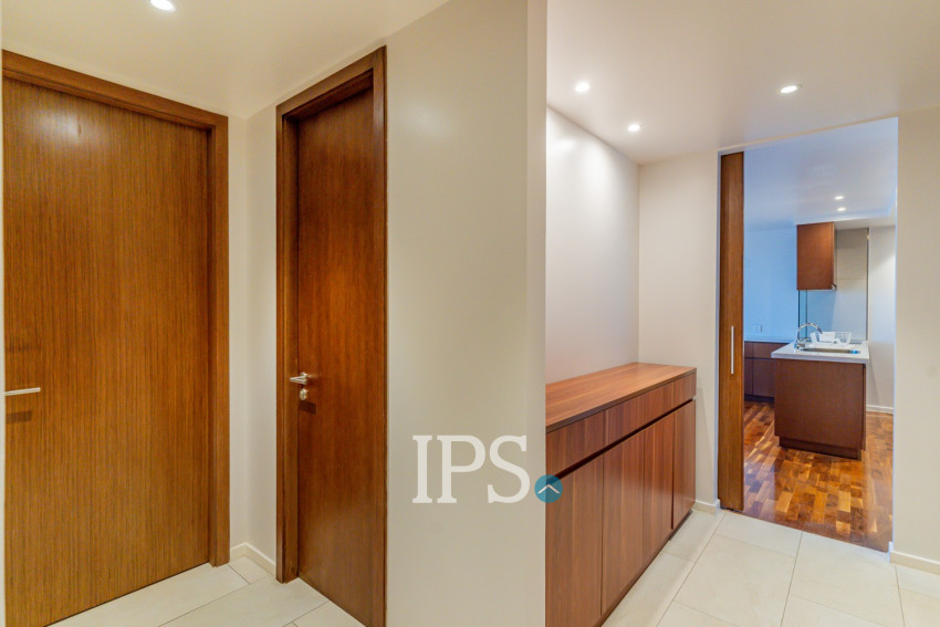 3 Bedroom Serviced Apartment For Rent - Chakto Mukh, Phnom Penh