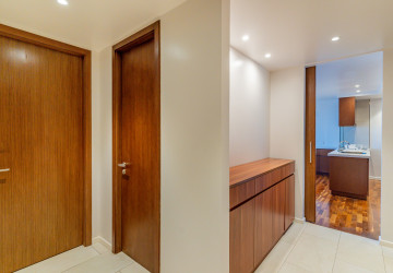 3 Bedroom Serviced Apartment For Rent - Chakto Mukh, Phnom Penh thumbnail