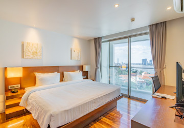 3 Bedroom Serviced Apartment For Rent - Chakto Mukh, Phnom Penh thumbnail