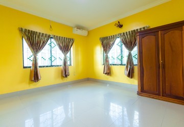 4 Bedroom Villa For Rent in Svay Dangkum, Siem Reap thumbnail