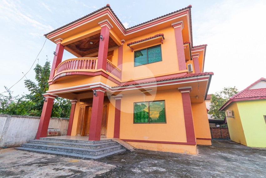 4 Bedroom Villa For Rent in Svay Dangkum, Siem Reap