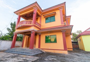 4 Bedroom Villa For Rent in Svay Dangkum, Siem Reap thumbnail