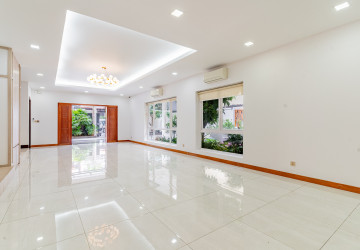 6 Bedroom Villa For Rent - Toul Svay Prey 2, Phnom Penh photo 6