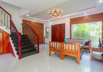 2 Bedroom Villa For Rent - Slor Kram, Siem Reap thumbnail