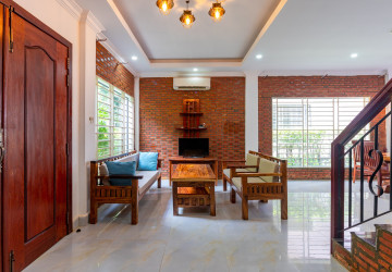 2 Bedroom Villa For Rent - Slor Kram, Siem Reap thumbnail