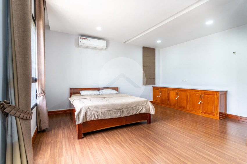 4 Bedroom Villa For Rent - Chak Angrae Kraom, Phnom Penh