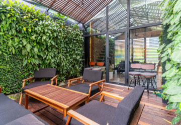 Renovated 2 Bedroom Apartment For Sale - Wat Phnom, Phnom Penh thumbnail