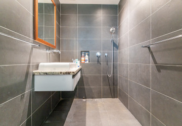 Renovated 2 Bedroom Apartment For Sale - Wat Phnom, Phnom Penh thumbnail