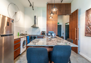 Renovated 2 Bedroom Apartment For Sale - Wat Phnom, Phnom Penh thumbnail