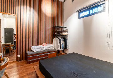 Renovated 2 Bedroom Apartment For Sale - Wat Phnom, Phnom Penh thumbnail