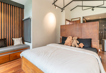 Renovated 2 Bedroom Apartment For Sale - Wat Phnom, Phnom Penh thumbnail