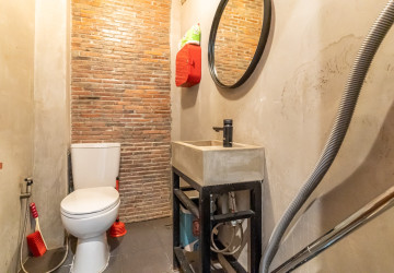Renovated 2 Bedroom Apartment For Sale - Wat Phnom, Phnom Penh thumbnail