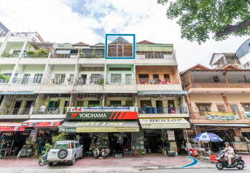 Renovated 2 Bedroom Apartment For Sale - Wat Phnom, Phnom Penh thumbnail