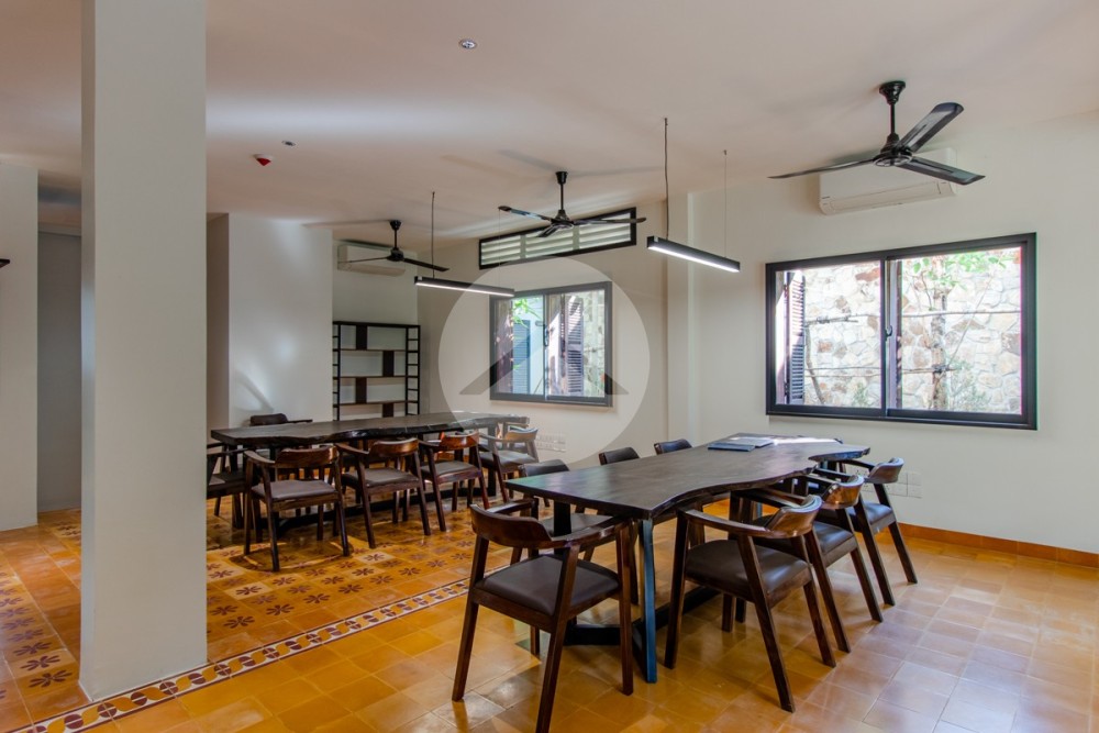 4 Bedroom Wooden Villa For Sale - Wat Damnak, Siem Reap - Image 6