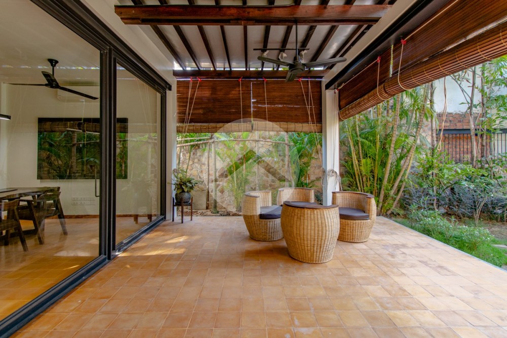 4 Bedroom Wooden Villa For Sale - Wat Damnak, Siem Reap - Image 4