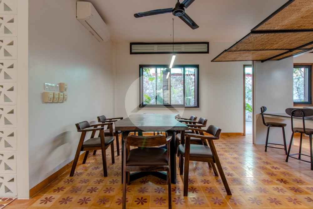 4 Bedroom Wooden Villa For Sale - Wat Damnak, Siem Reap - Image 8