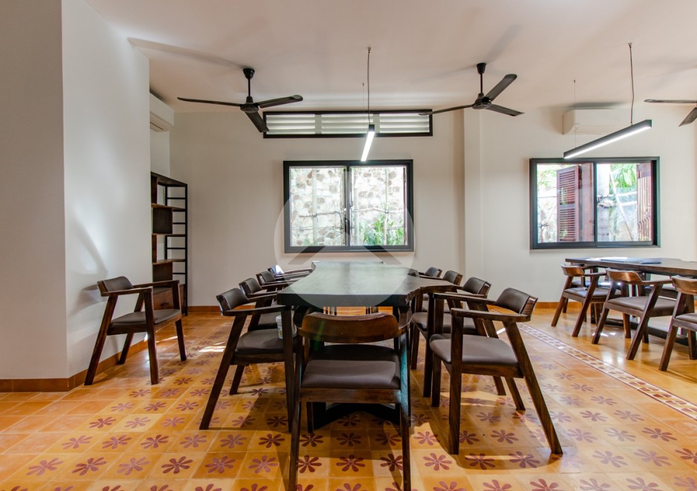 4 Bedroom Wooden Villa For Sale - Wat Damnak, Siem Reap - Image 11