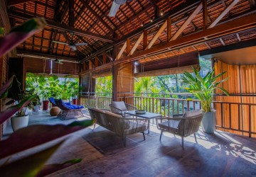 4 Bedroom Wooden Villa For Sale - Wat Damnak, Siem Reap thumbnail