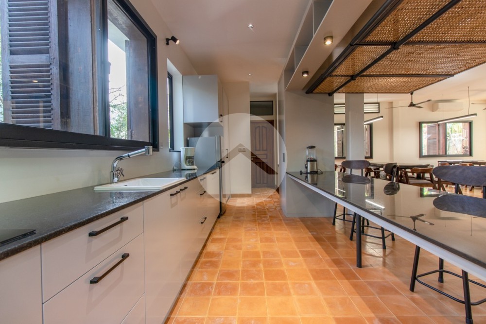 4 Bedroom Wooden Villa For Sale - Wat Damnak, Siem Reap - Image 13