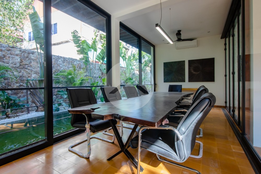 4 Bedroom Wooden Villa For Sale - Wat Damnak, Siem Reap - Image 16