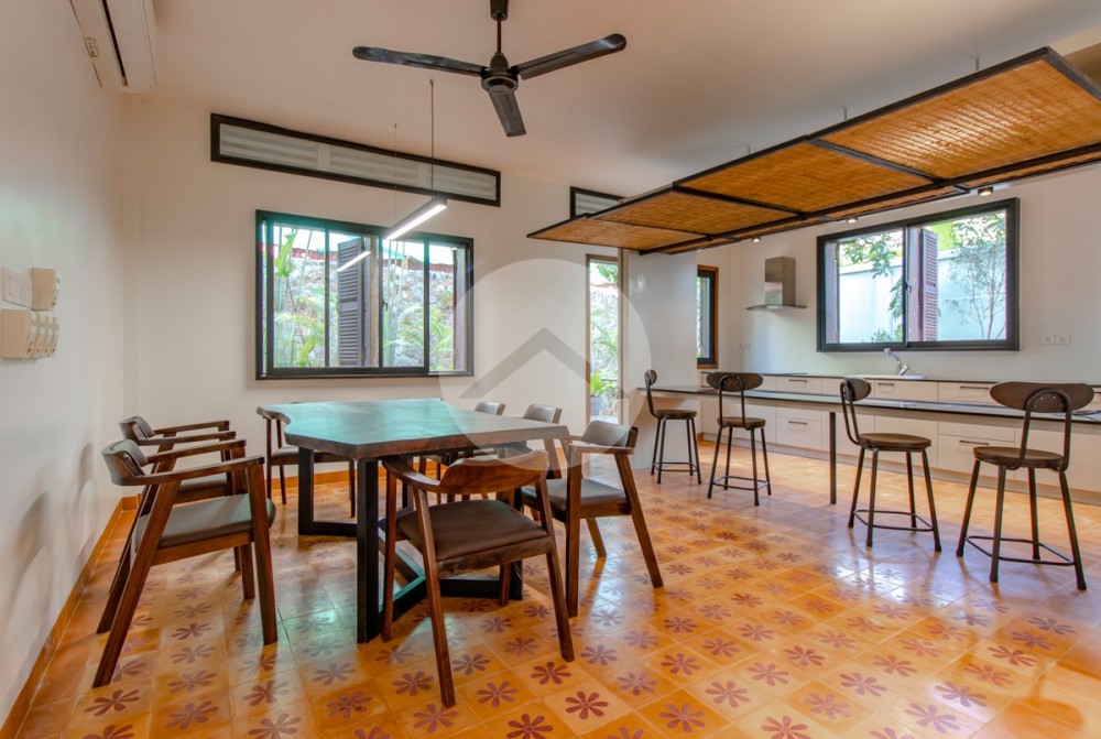 4 Bedroom Wooden Villa For Sale - Wat Damnak, Siem Reap - Image 10