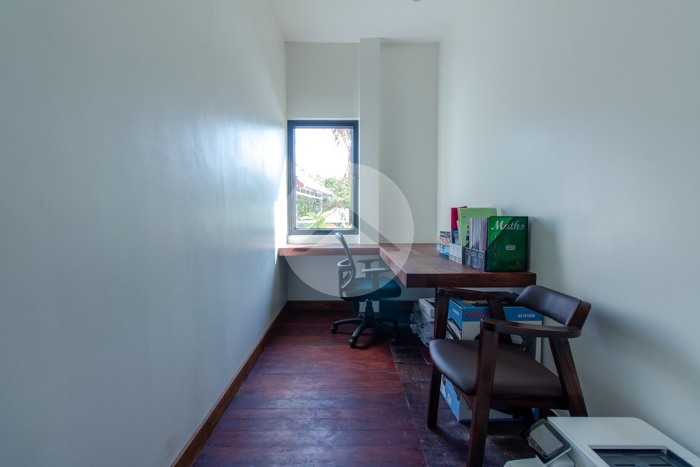 4 Bedroom Wooden Villa For Sale - Wat Damnak, Siem Reap - Image 33