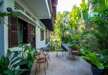 4 Bedroom Wooden Villa For Sale - Wat Damnak, Siem Reap thumbnail