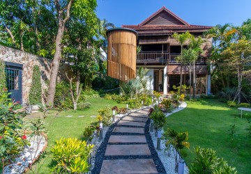 4 Bedroom Wooden Villa For Sale - Wat Damnak, Siem Reap thumbnail