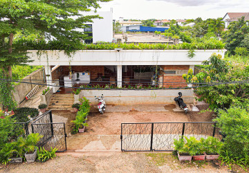 6-Unit Apartment Building for Sale – Svay Dangkum, Siem Reap - Image 2