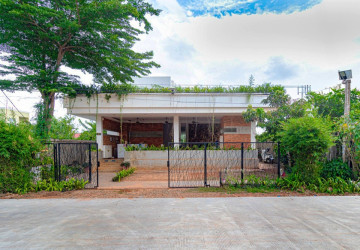 6-Unit Apartment Building for Sale – Svay Dangkum, Siem Reap